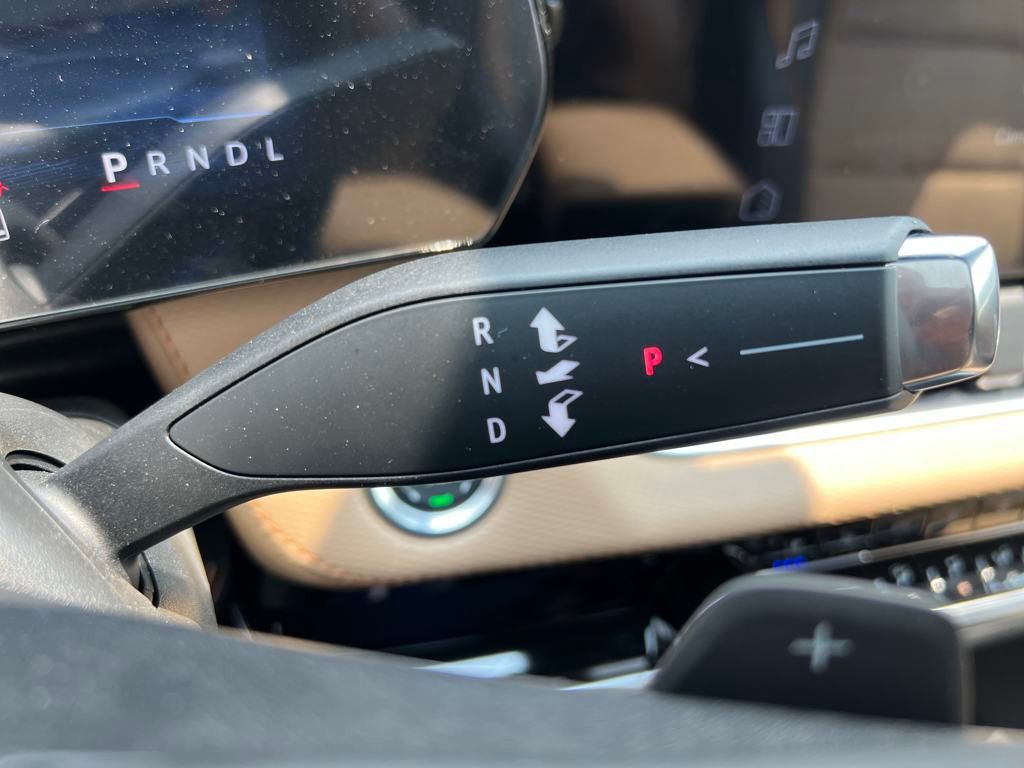 new 2025 Chevrolet Equinox car, priced at $40,370