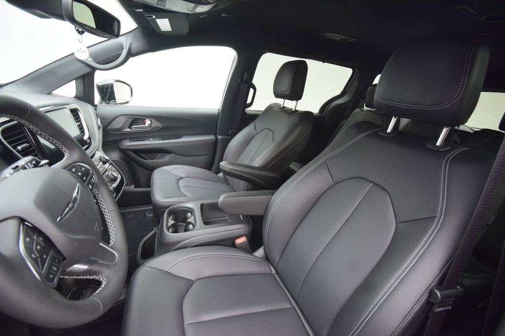 new 2026 Chrysler Pacifica car, priced at $44,544
