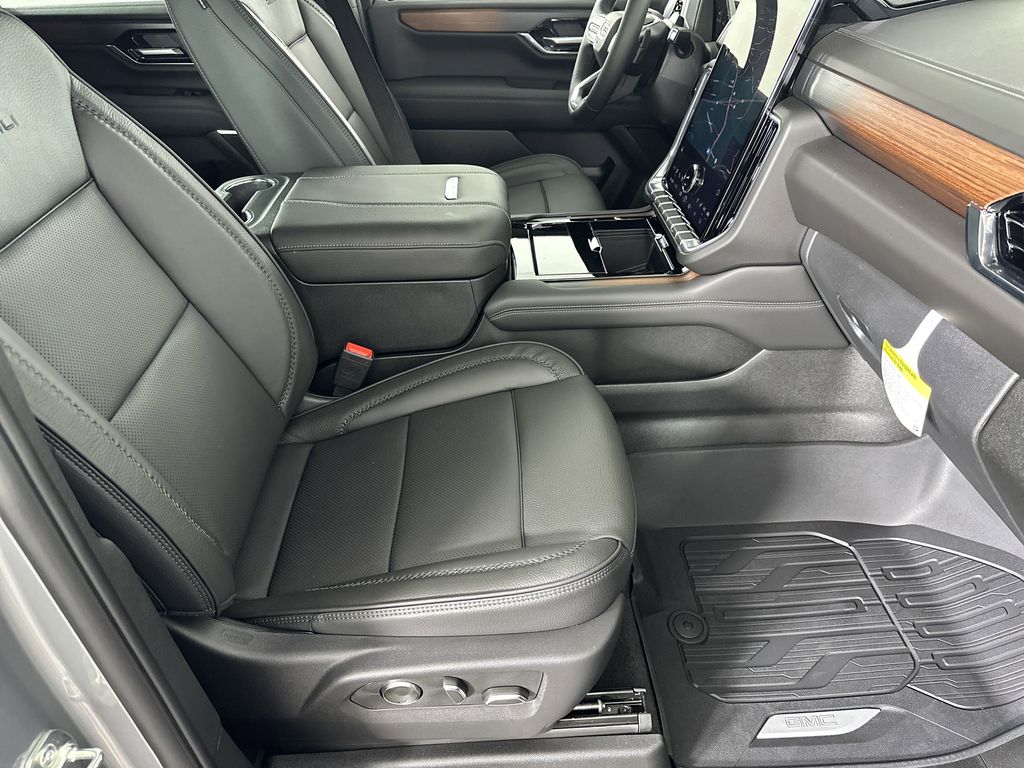 new 2025 GMC Yukon XL car, priced at $98,644