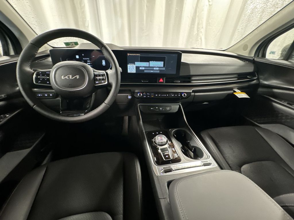 new 2025 Kia Carnival Hybrid car, priced at $50,640