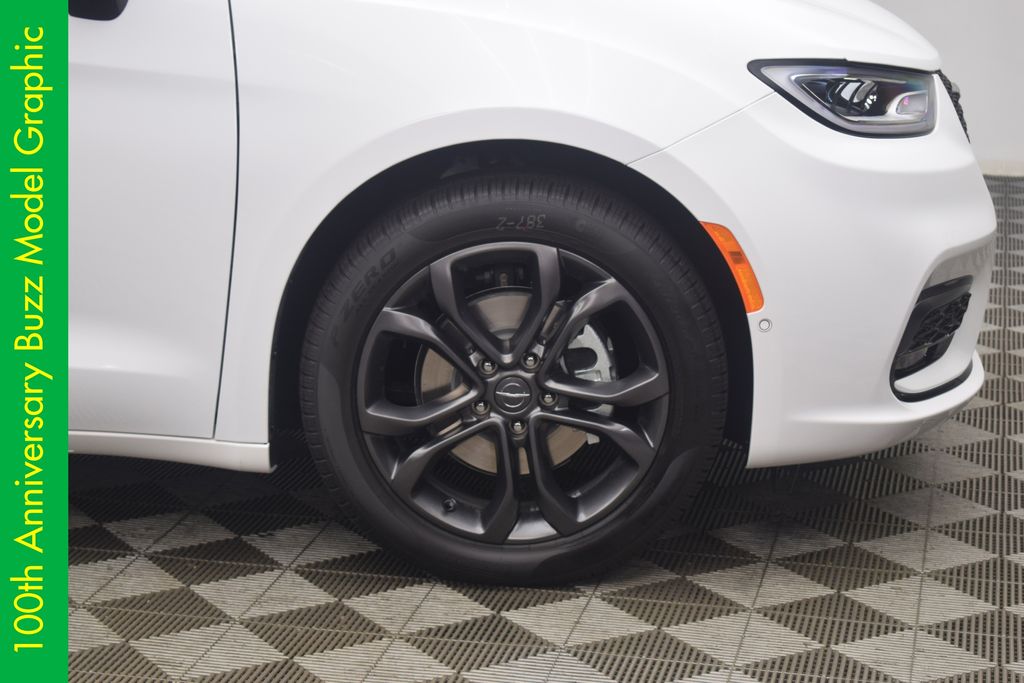 new 2026 Chrysler Pacifica car, priced at $45,088