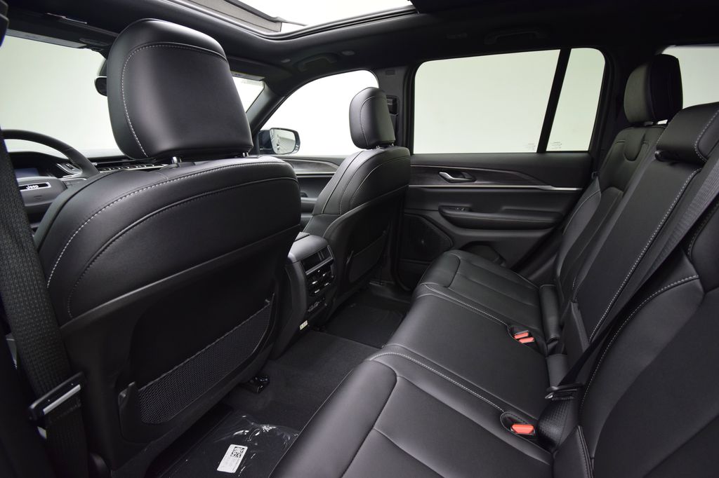 new 2025 Jeep Grand Cherokee car, priced at $51,480