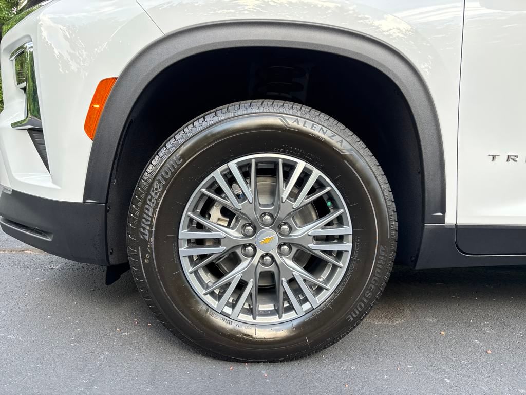 new 2025 Chevrolet Traverse car, priced at $44,695