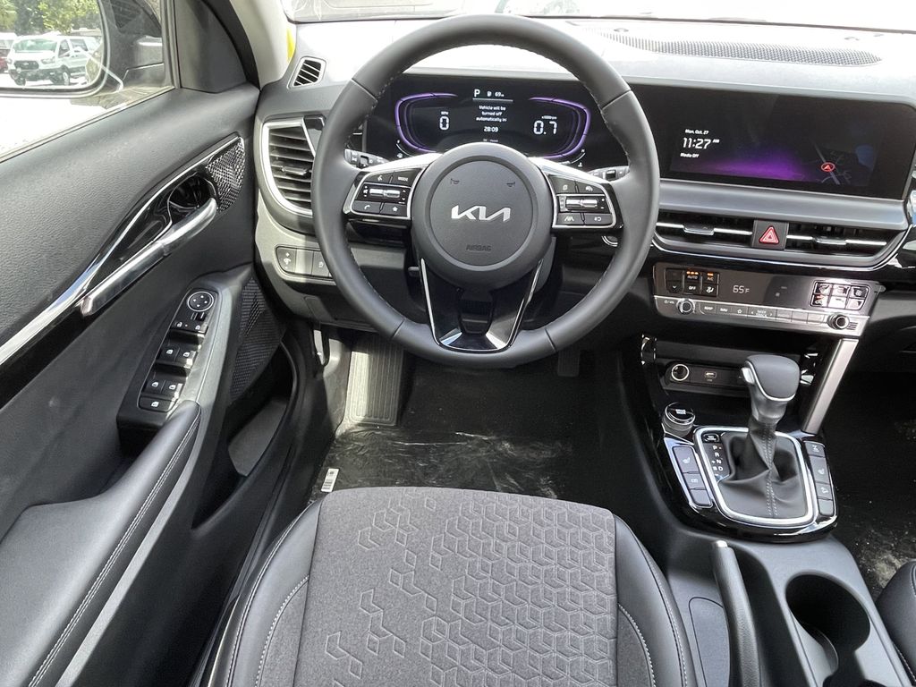 new 2025 Kia Seltos car, priced at $26,708