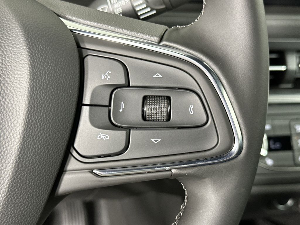 new 2025 Buick Envista car, priced at $27,375