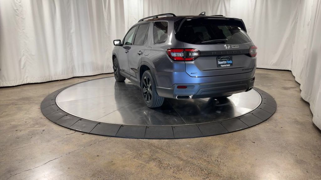 new 2025 Honda Pilot car, priced at $56,075