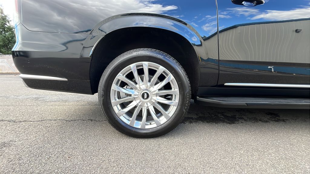 used 2023 Cadillac Escalade ESV car, priced at $69,800