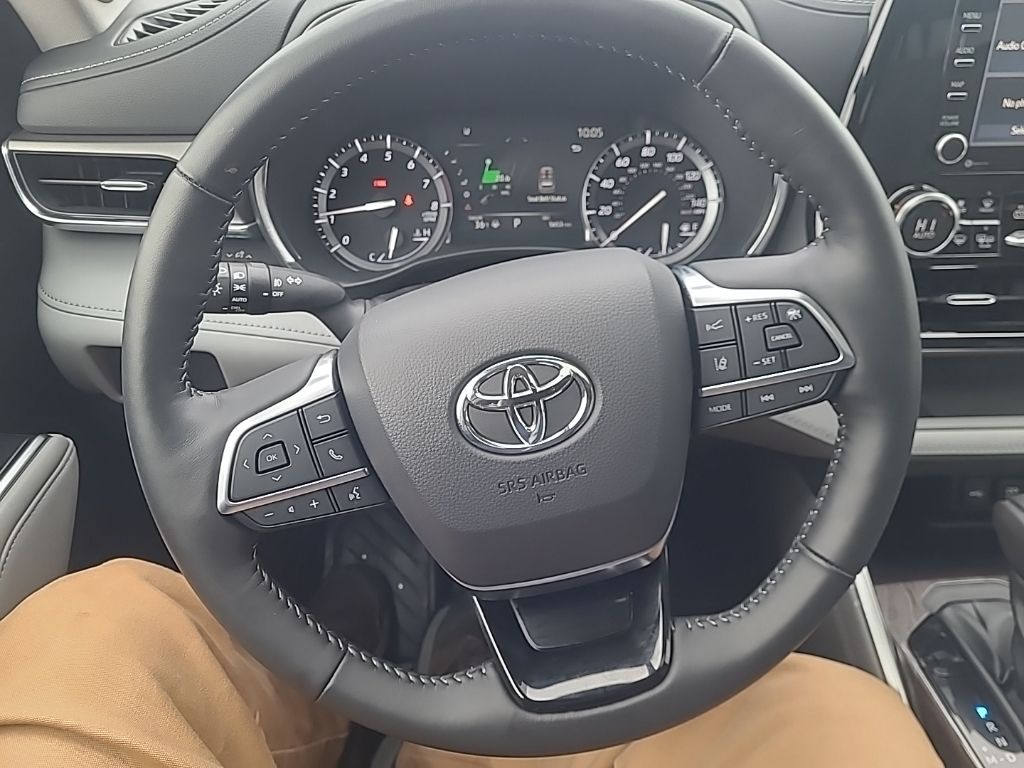 used 2021 Toyota Highlander car, priced at $41,209