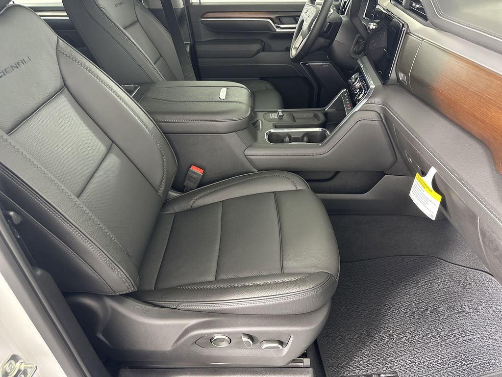 new 2025 GMC Sierra 2500HD car, priced at $86,069