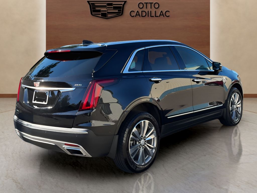 used 2022 Cadillac XT5 car, priced at $36,900