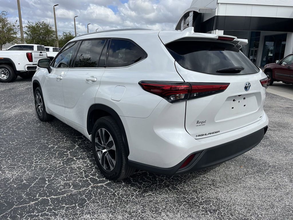 used 2022 Toyota Highlander Hybrid car, priced at $34,994