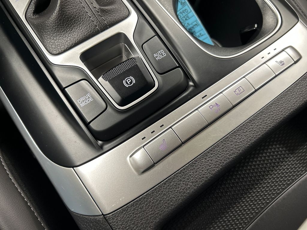 used 2024 Kia Carnival car, priced at $36,805