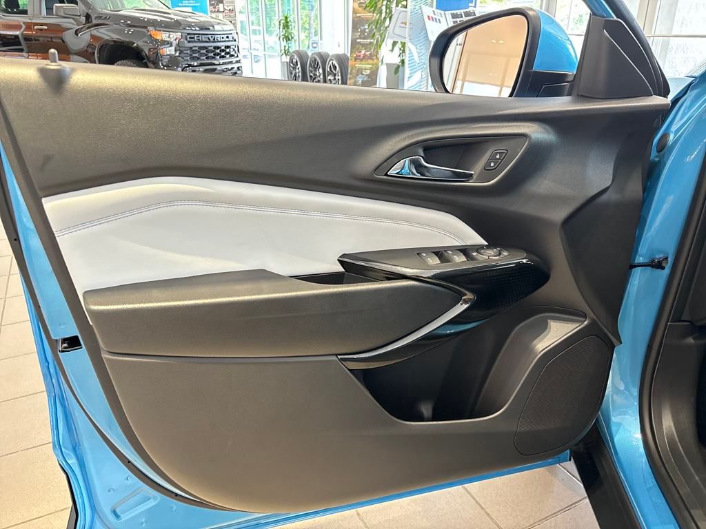 new 2025 Chevrolet Trax car, priced at $25,880