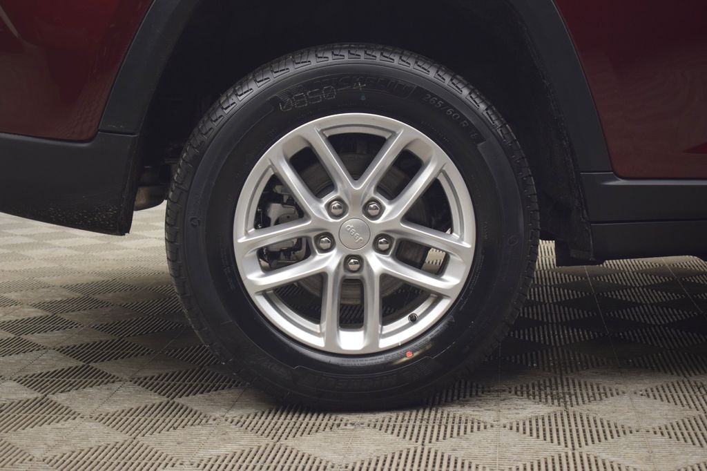 new 2025 Jeep Grand Cherokee car, priced at $40,288