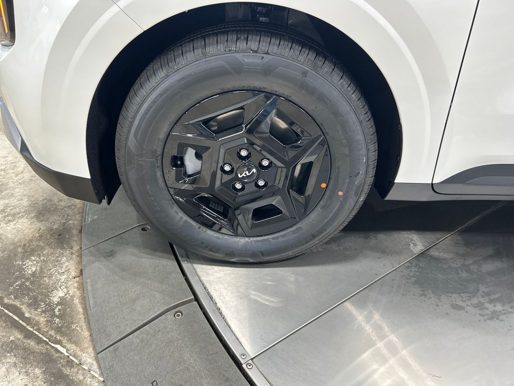 new 2025 Kia Carnival car, priced at $40,495