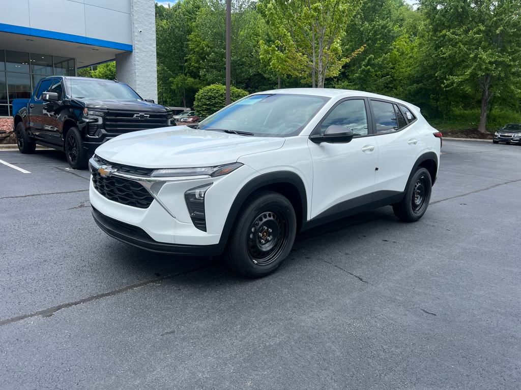 new 2025 Chevrolet Trax car, priced at $21,895