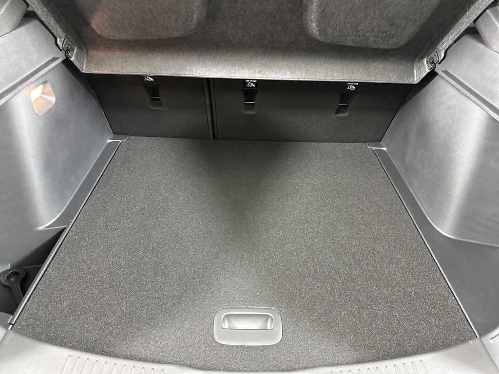 new 2025 Buick Envista car, priced at $27,375