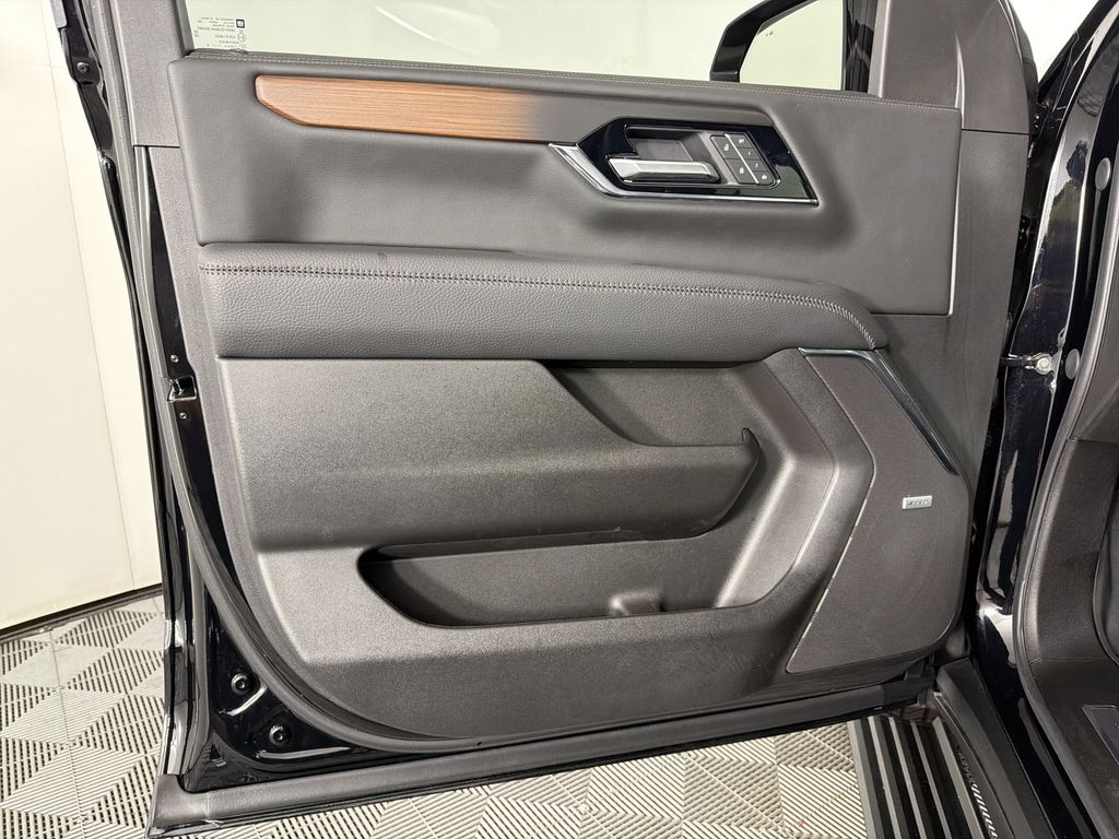 used 2025 GMC Yukon XL car, priced at $83,990