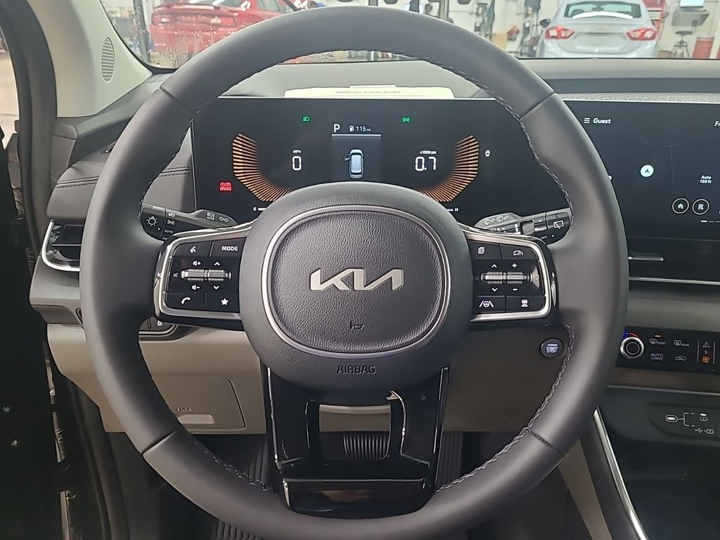 new 2025 Kia Carnival car, priced at $41,610