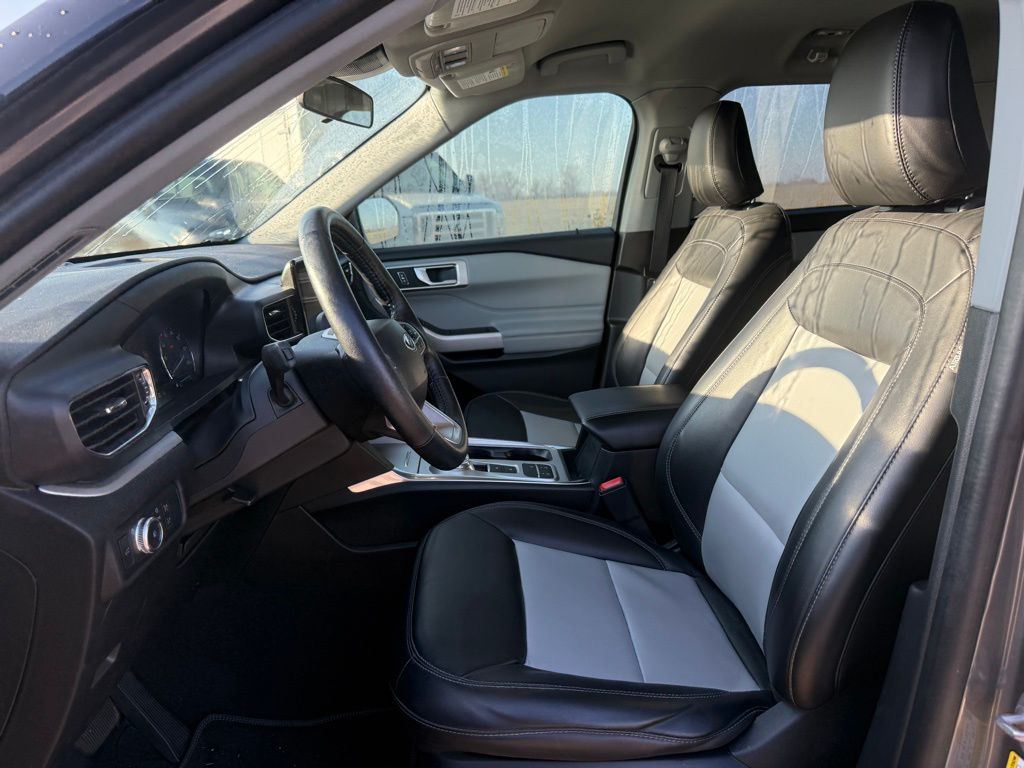 used 2022 Ford Explorer car, priced at $28,000