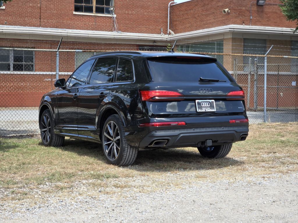 new 2025 Audi Q7 car, priced at $72,850