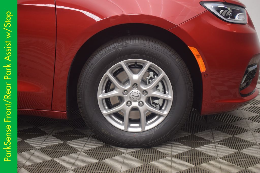 new 2026 Chrysler Pacifica car, priced at $45,425