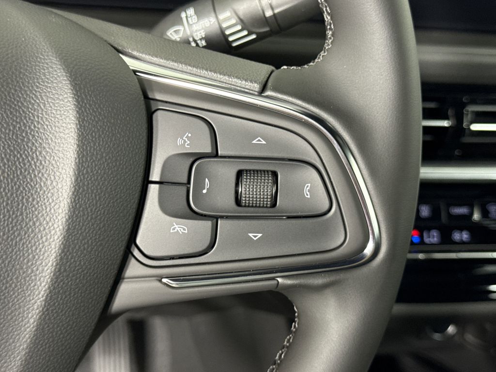 new 2025 Buick Envista car, priced at $31,085