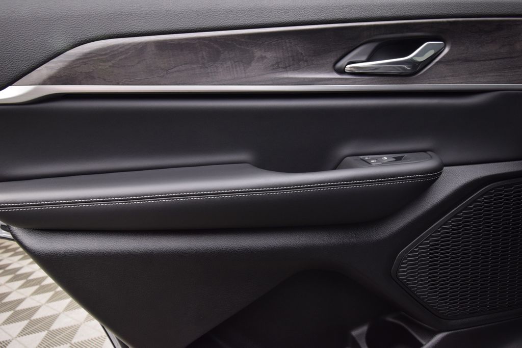 new 2025 Jeep Grand Cherokee L car, priced at $44,995