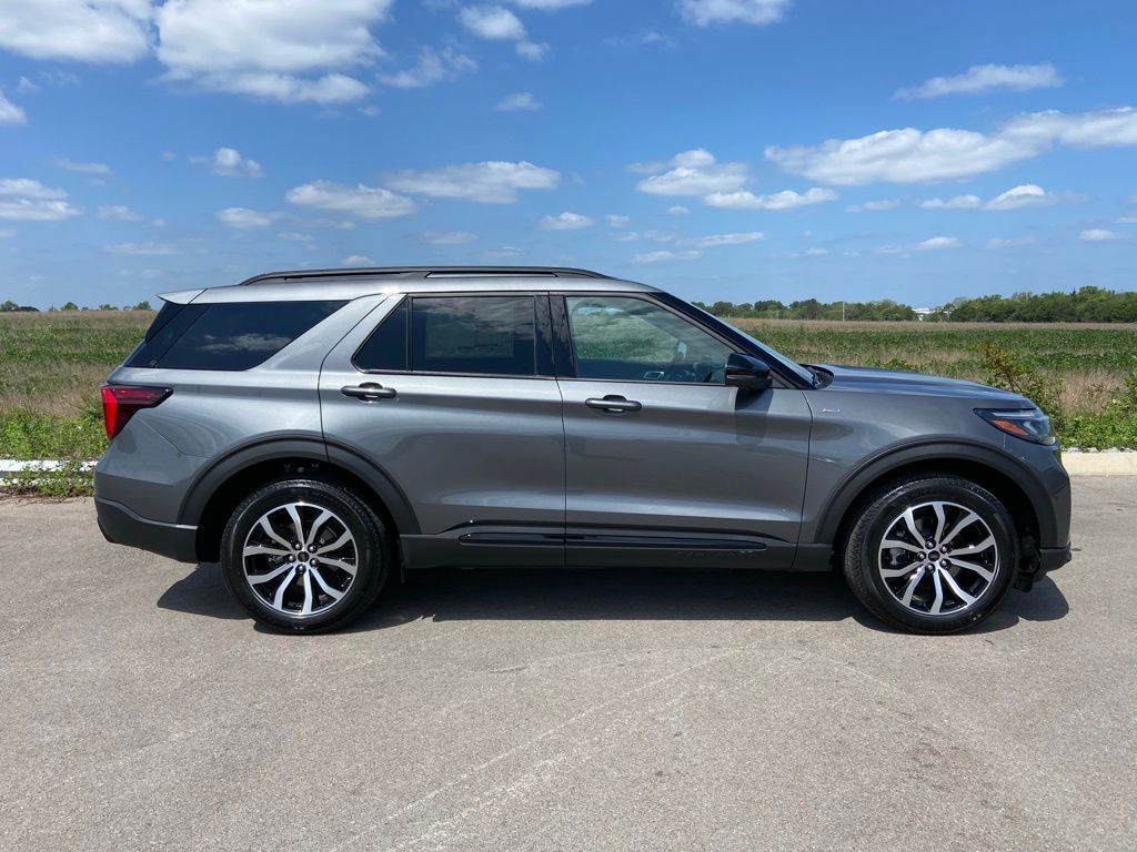 new 2025 Ford Explorer car