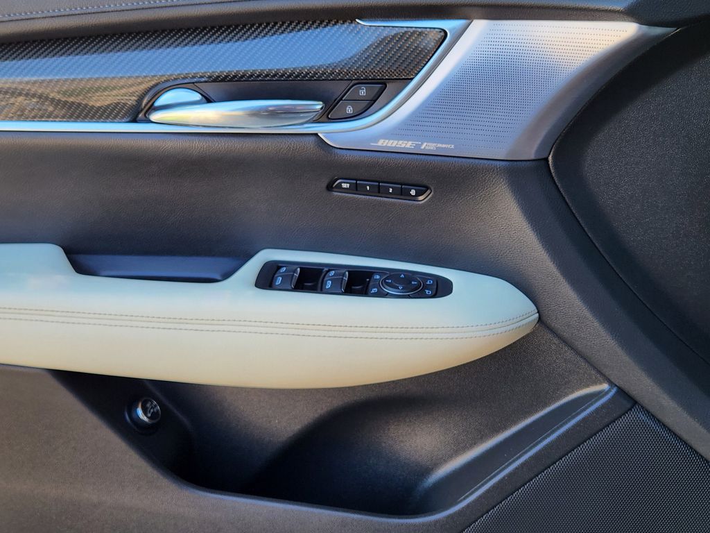 used 2020 Cadillac XT6 car, priced at $31,502