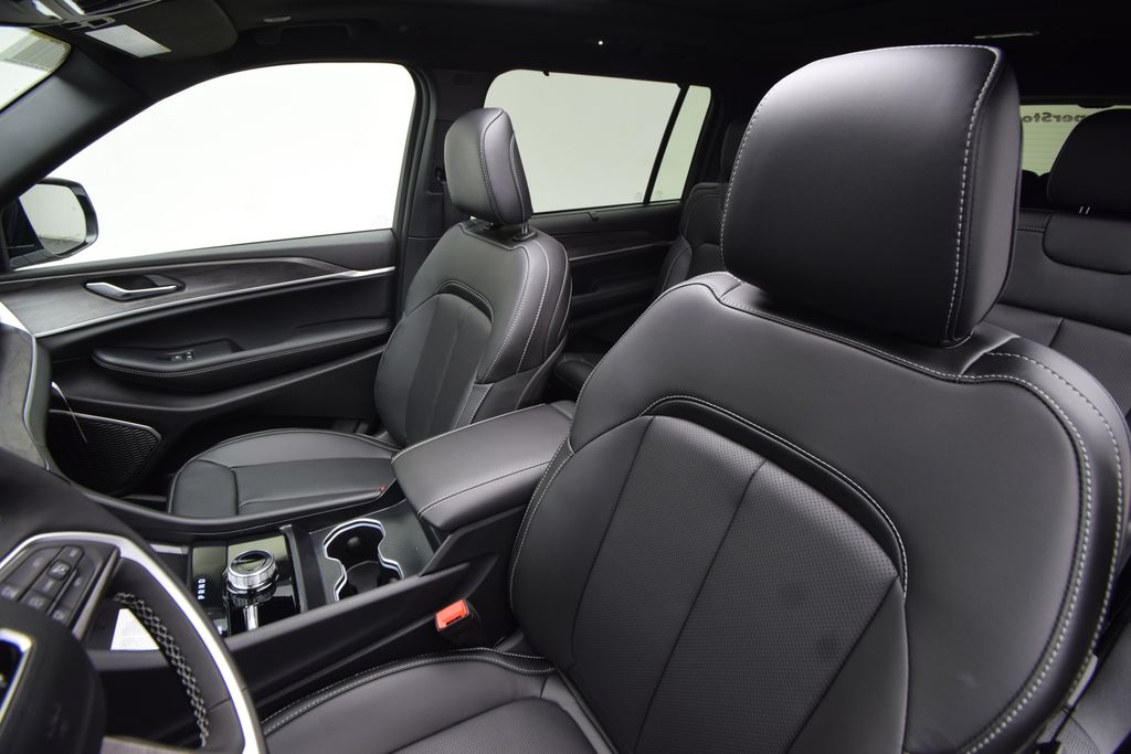 new 2025 Jeep Grand Cherokee L car, priced at $50,985