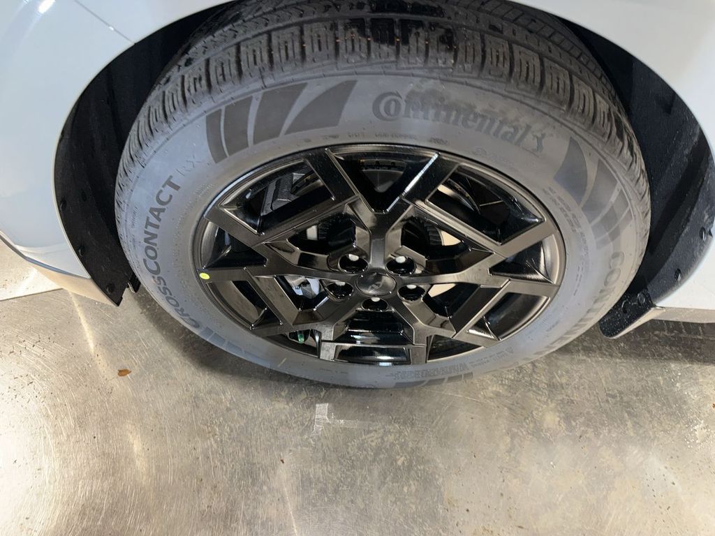 new 2025 Kia Carnival car, priced at $47,912