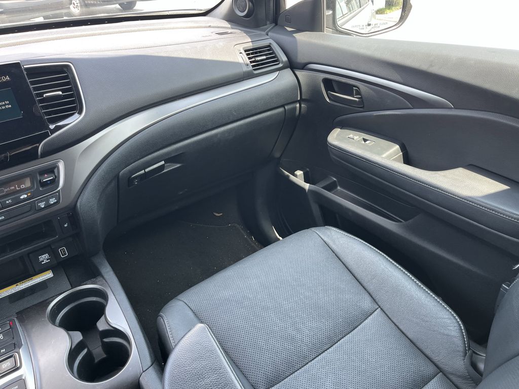 used 2022 Honda Passport car, priced at $28,592