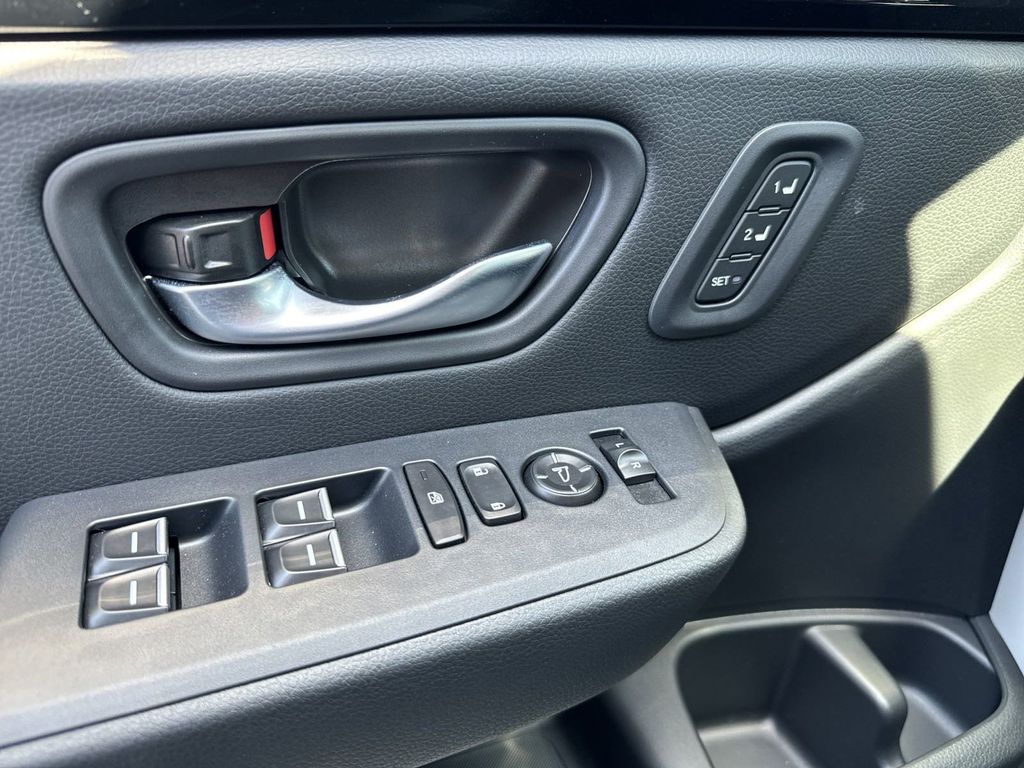 new 2025 Honda Pilot car, priced at $49,445