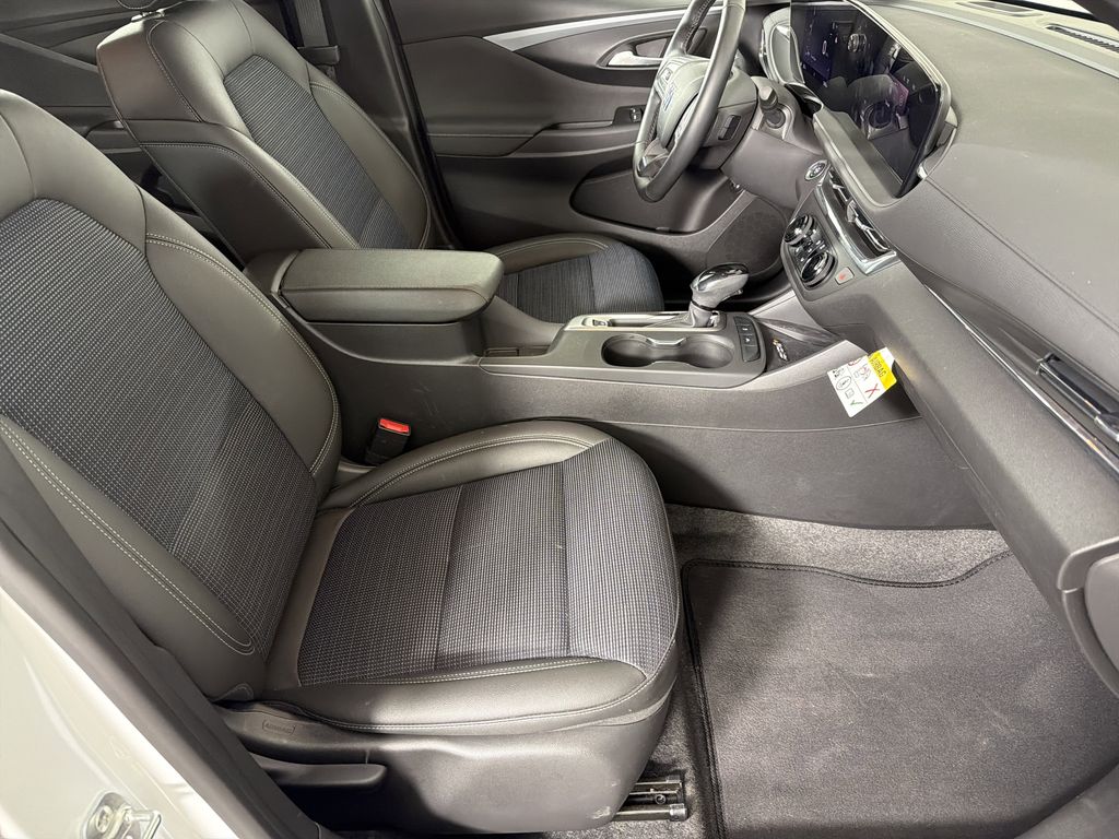 new 2025 Buick Envista car, priced at $24,280