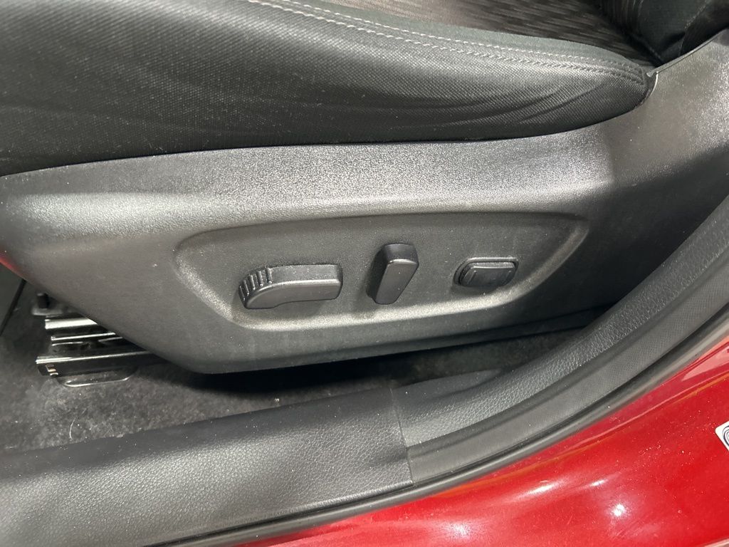 used 2019 Nissan Rogue car, priced at $17,957