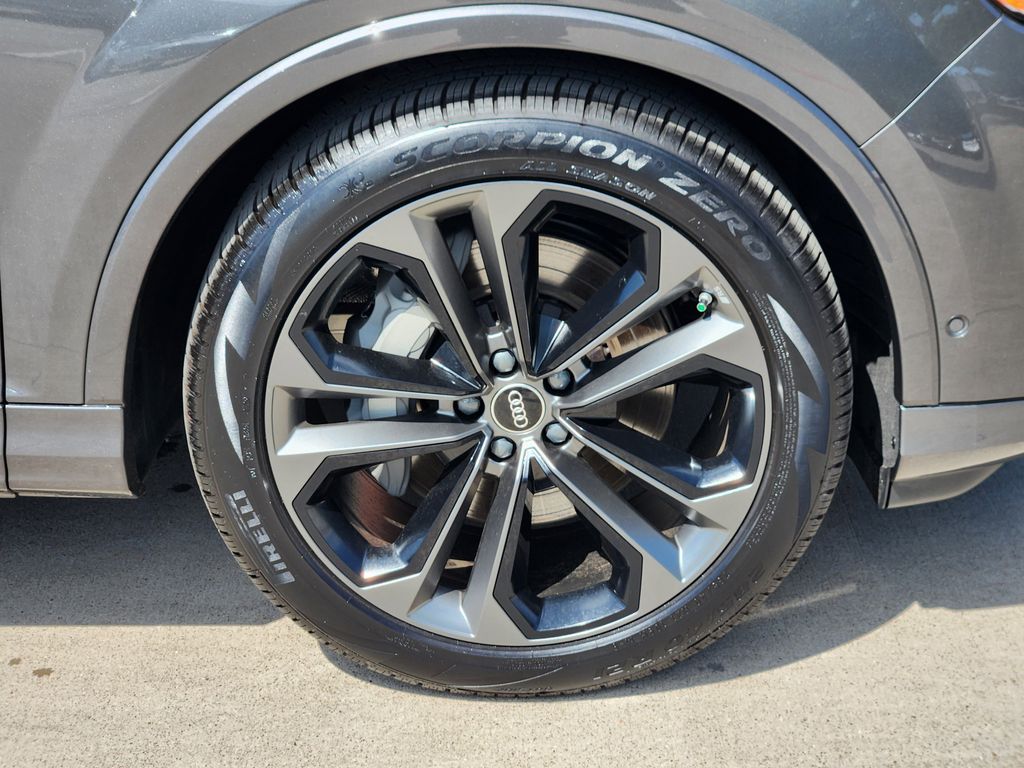 new 2025 Audi Q7 car, priced at $83,750