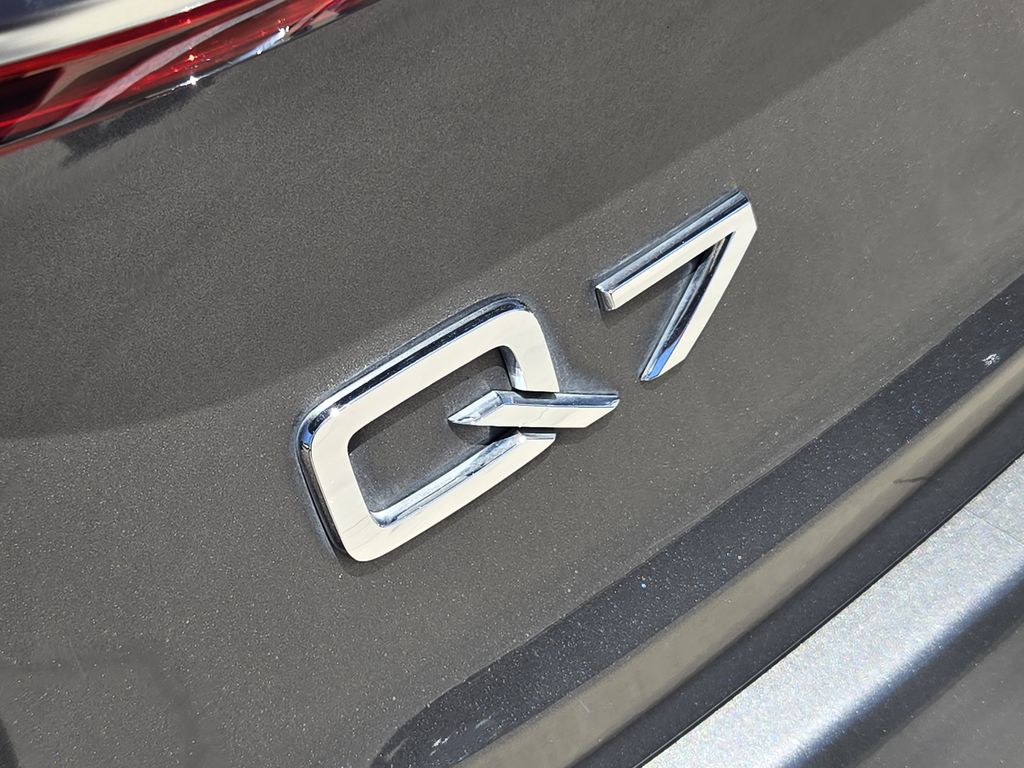 used 2021 Audi Q7 car, priced at $31,591
