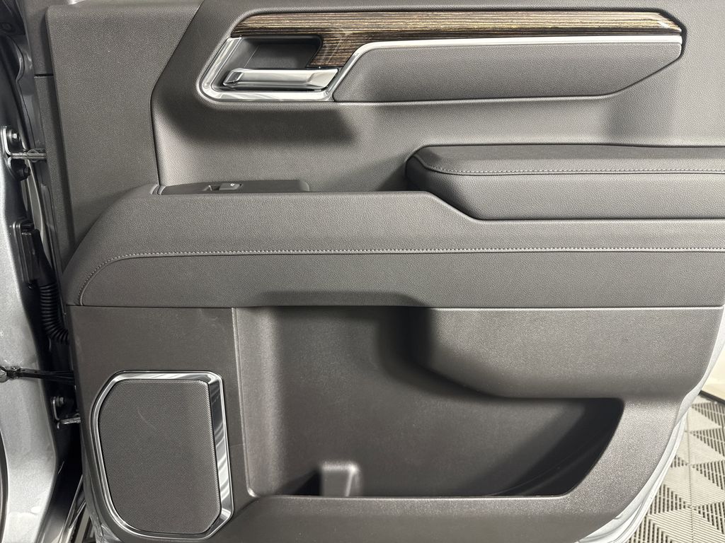 new 2025 GMC Sierra 1500 car, priced at $62,424