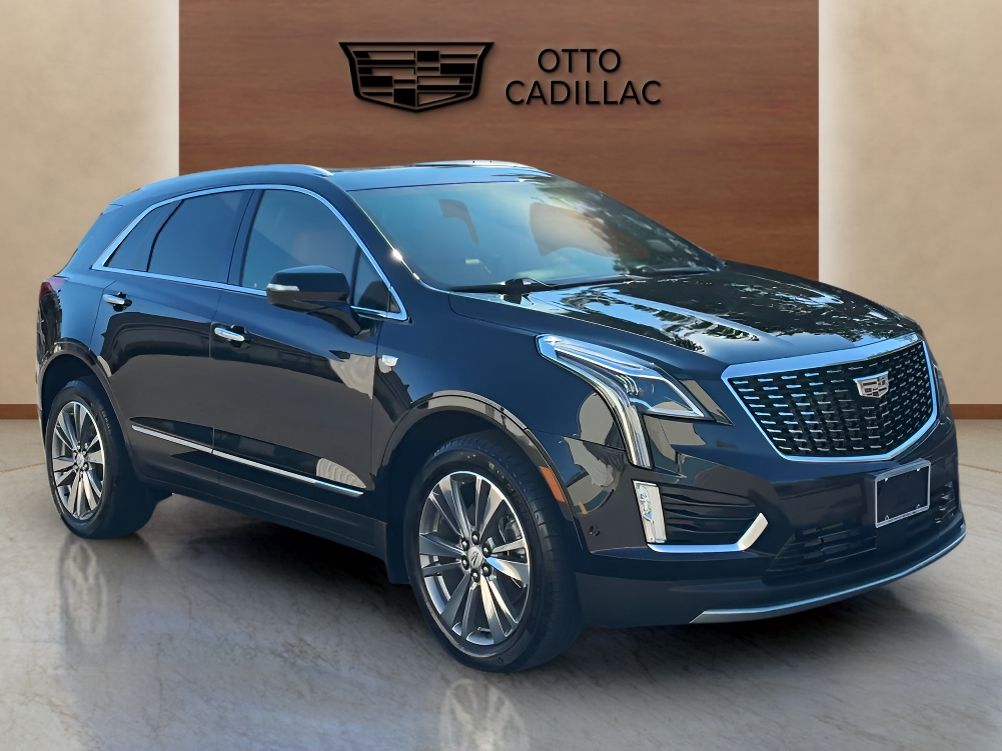 used 2022 Cadillac XT5 car, priced at $36,900