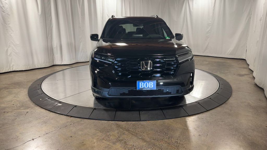 new 2025 Honda Pilot car, priced at $56,075