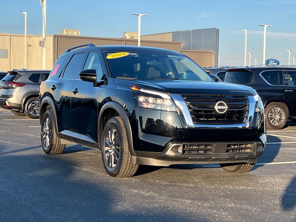 used 2024 Nissan Pathfinder car, priced at $32,000