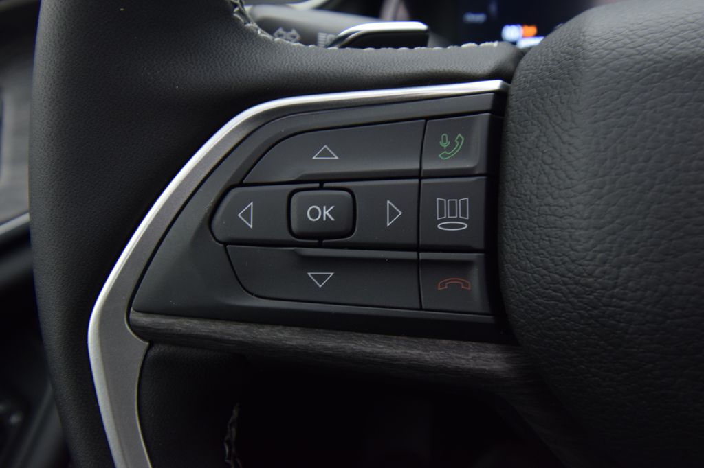 new 2025 Jeep Grand Cherokee car, priced at $52,304