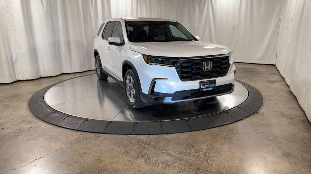 new 2025 Honda Pilot car, priced at $47,550