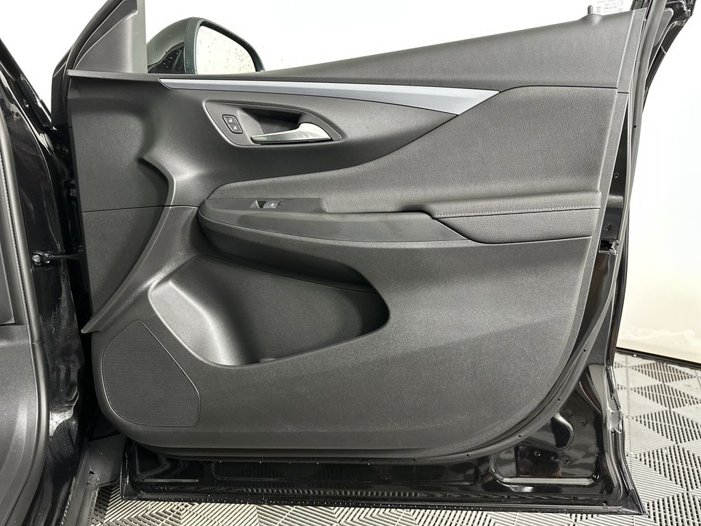new 2025 Buick Envista car, priced at $25,190