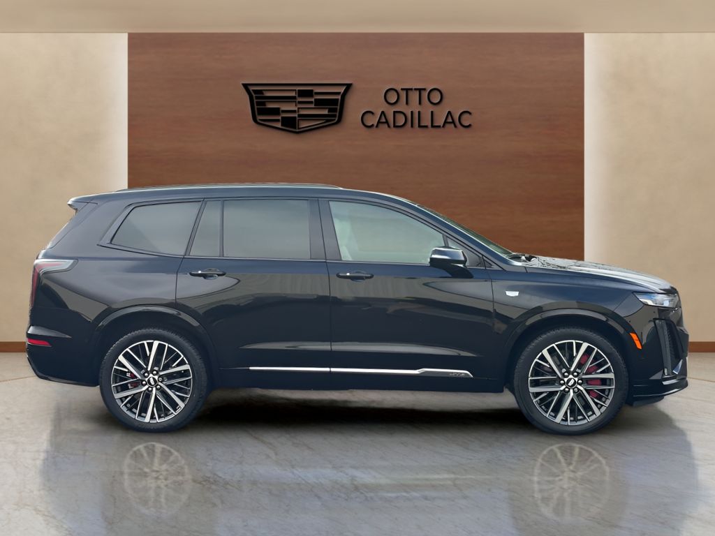 used 2022 Cadillac XT6 car, priced at $37,000