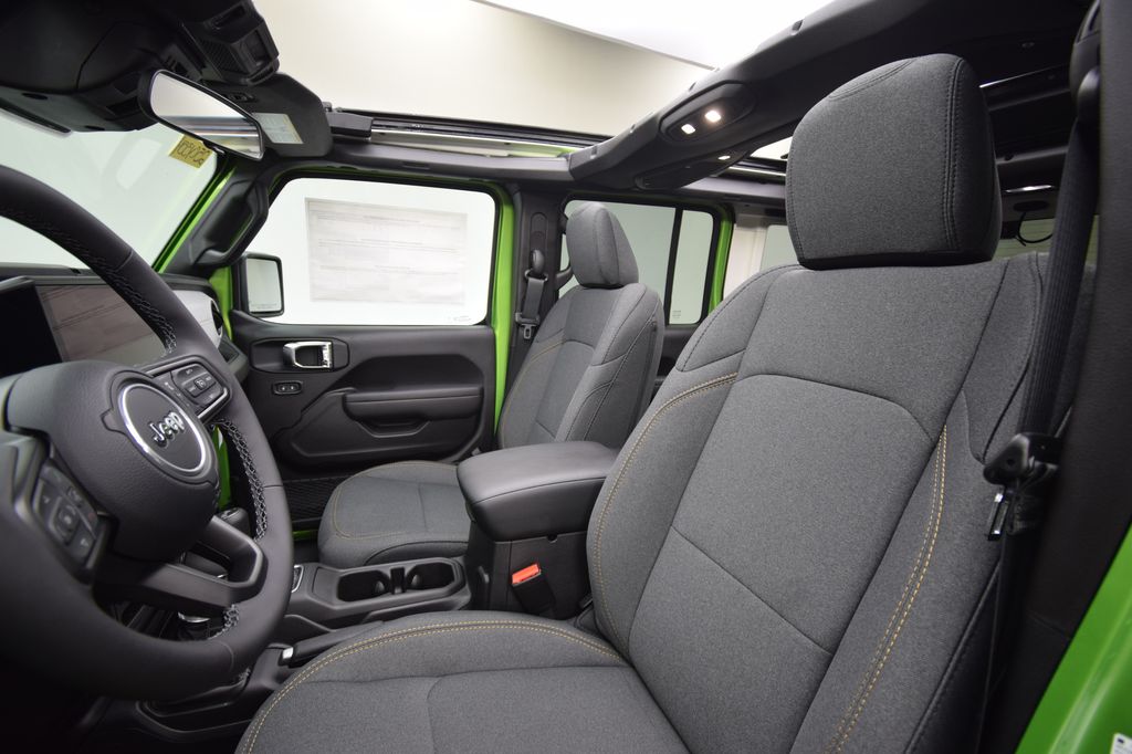 new 2025 Jeep Wrangler car, priced at $43,220