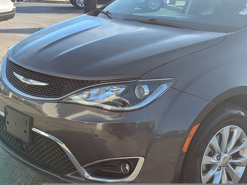 used 2018 Chrysler Pacifica car, priced at $11,193