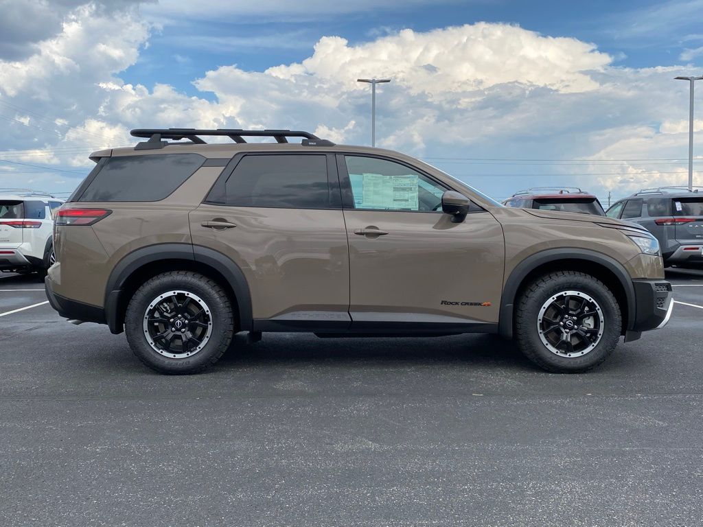 new 2024 Nissan Pathfinder car, priced at $39,375