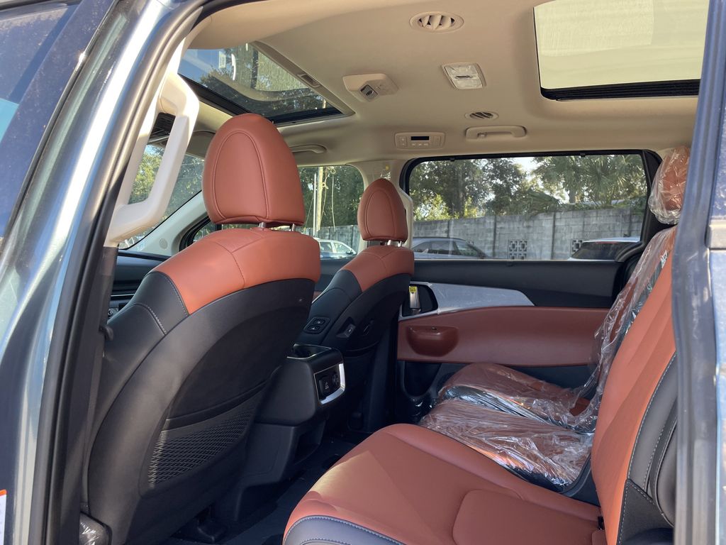 new 2026 Kia Carnival Hybrid car, priced at $48,555